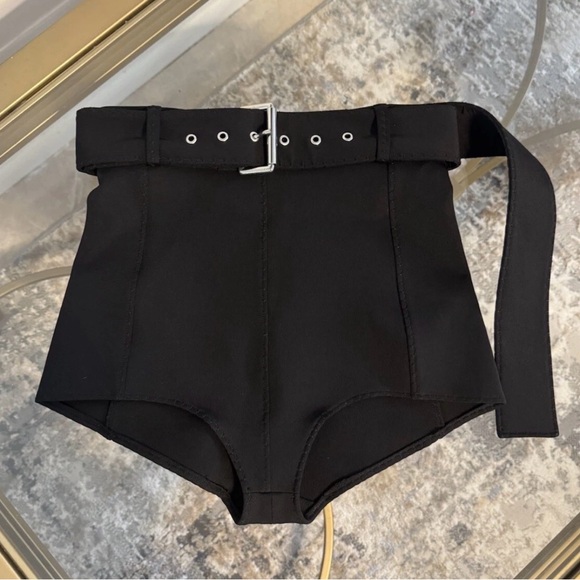 Versace Versus Hot Pants Black Shorts Size 36 US 0 00